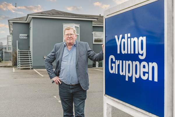 Yding Gruppen med logo